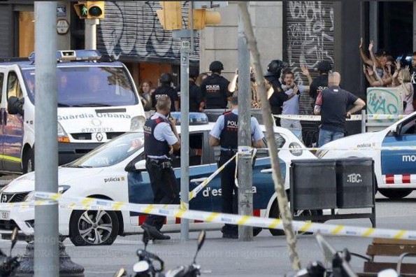 Polic A Confirma Muertos Y Heridos Por Atentado En Barcelona