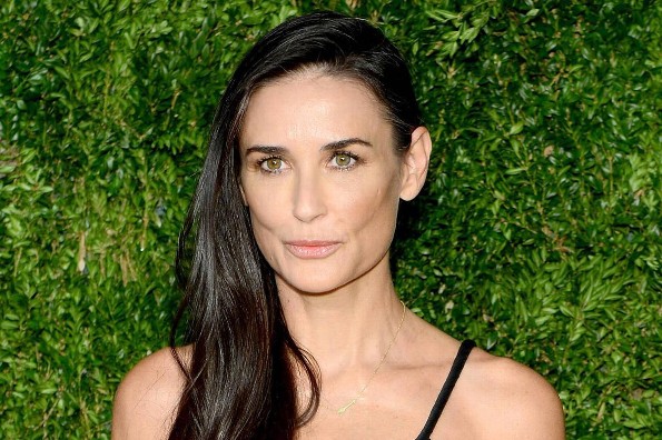 Demi Moore deslumbró posando en bikini a sus 58 años Fusión 90 1 FM