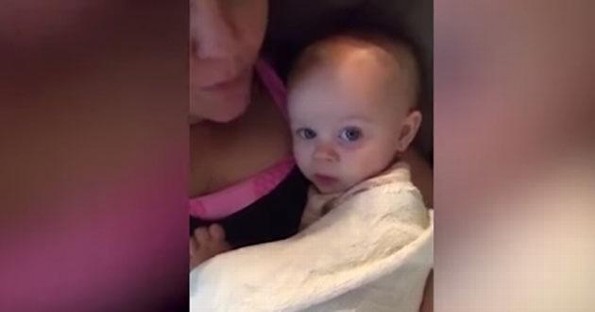 Bebé se vuelve viral por decir “te amo” a su madre