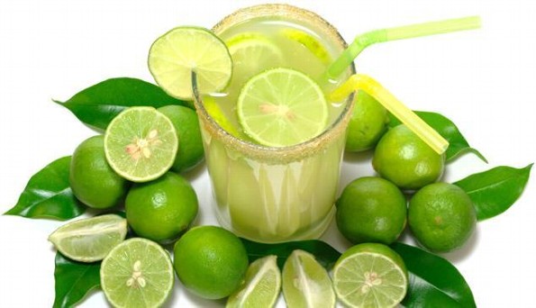 Conoce los beneficios de beber agua con limón