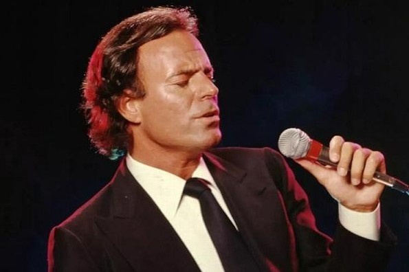 Aseguran que Julio Iglesias ya no recuerda sus canciones