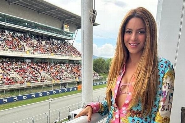 Imagen Shakira regresa a Barcelona y es captada con Lewis Hamilton en la F1 (+fotos)