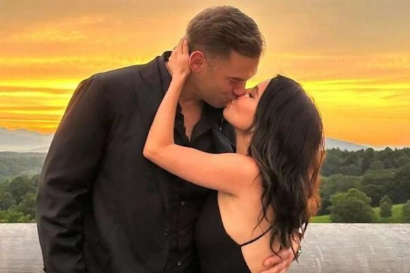 Le proponen matrimonio a Martha Higareda (+video)