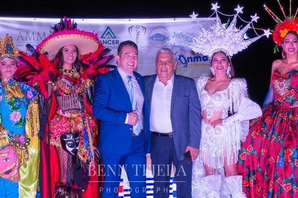 Pasarela de Trajes Típicos y vestidos de gala en Cena de Diplomáticos de Centroamérica (+fotos)