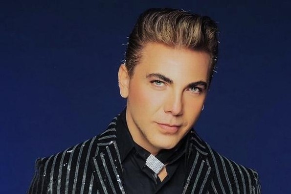 ¡OMG! Cristian Castro presume a su nueva novia (+fotos)