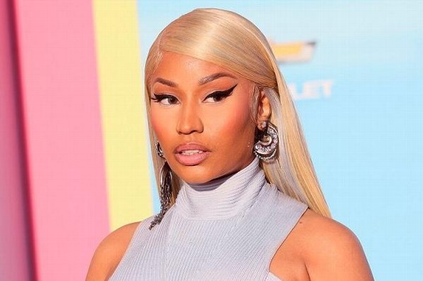 Detienen a Nicki Minaj por presunta posesión de drogas (+video)