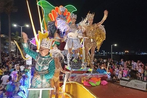 ¡Tracaaaa! Sube el precio de las gradas para el Carnaval de Veracruz 2024