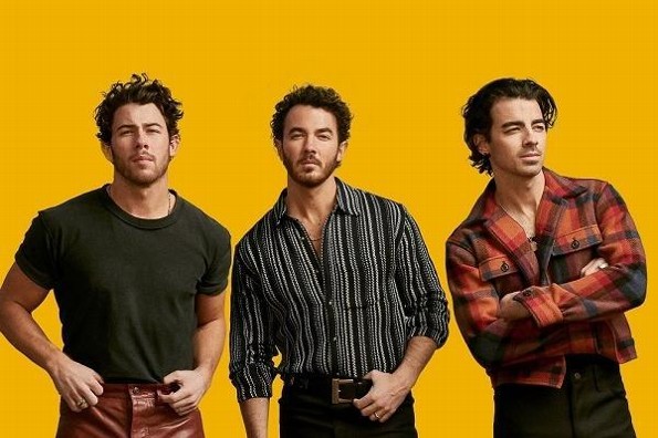 Diagnostican con cáncer a miembro de los Jonas Brothers