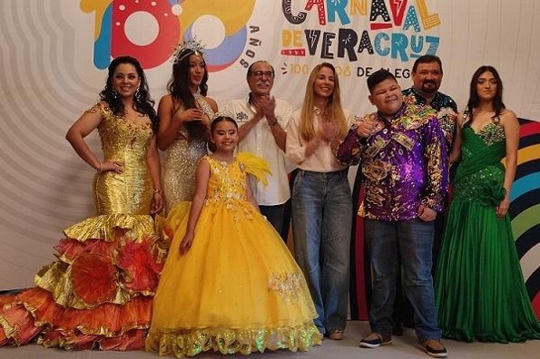 Revelan al rey de Carnaval de Veracruz 2024, así como las Princesas de Yuri y Reyes Infantiles