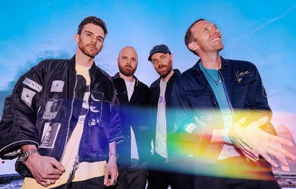 Coldplay estrena “feelslikeimfallinginlove”