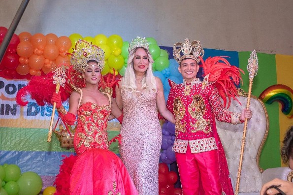 Espectacular noche de coronación de los reyes LGBTQ+ del Carnaval
