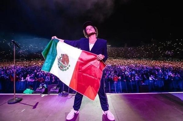 Bruno Mars estrena estadio en CDMX con lleno total