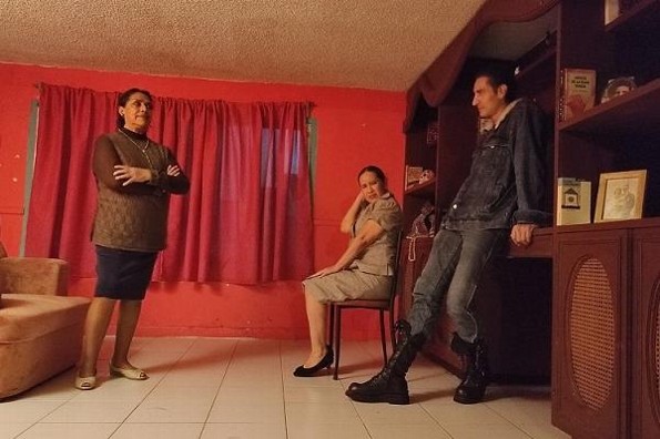 Regresan las obras de teatro cortas en breves espacios, ahora en La Casona del Teatro (+fotos)