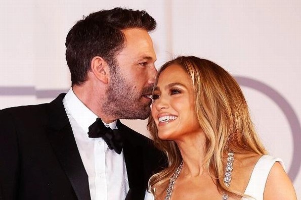 Filtran documento de la solicitud de divorcio de JLo y Ben Affleck