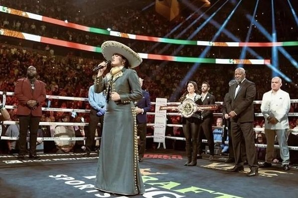 Camila Fernández rompe el silencio tras equivocarse al entonar el Himno Nacional 