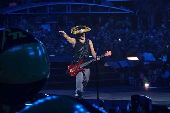 Metallica se despide de México con homenaje a la Sonora Santanera (+video)