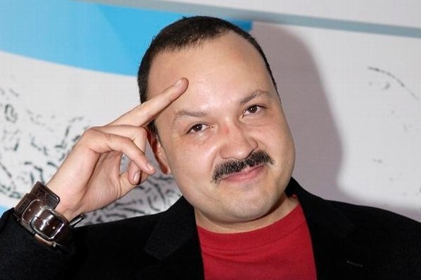 Pepe Aguilar rompe el silencio y habla del estado de salud de Christian Nodal 