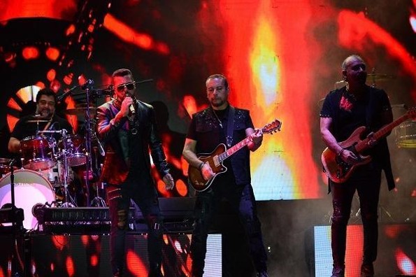 Elefante desborda energía y pasión musical en su concierto en Veracruz (+fotos)