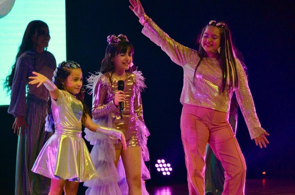 Las Hermanitas Kardenas ponen a bailar a niños y papás con su show en Veracruz