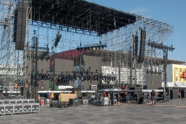 ¡Está listo el escenario para recibir a DON OMAR en Veracruz! (+video)